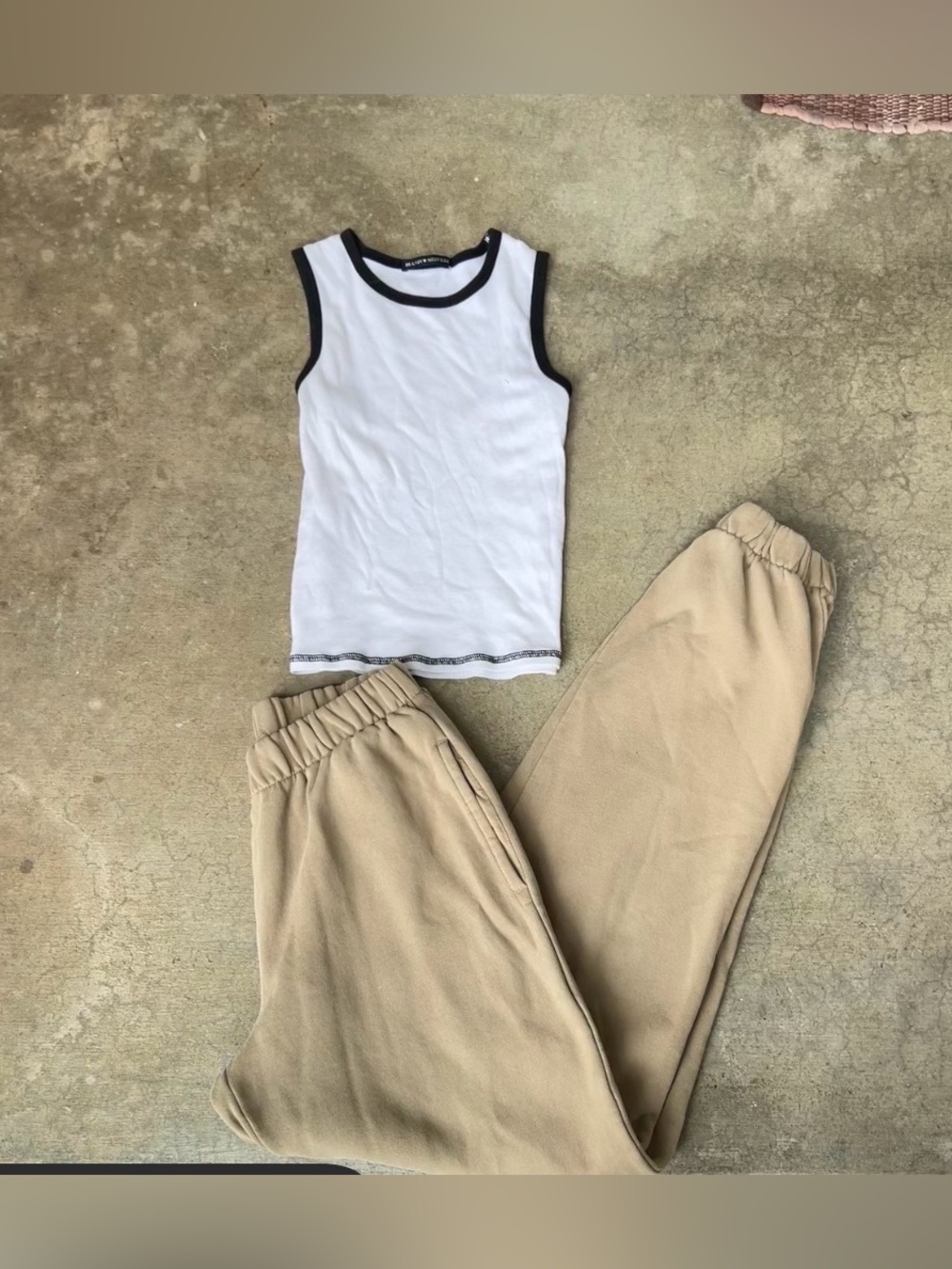 Brandy Melville Rosa sweatpants tank top set